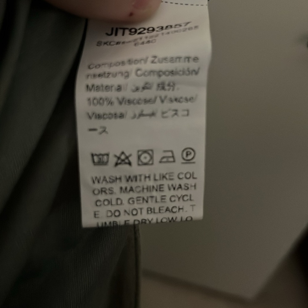 Pleated Wide-Leg Pants - Picture 6 of 6